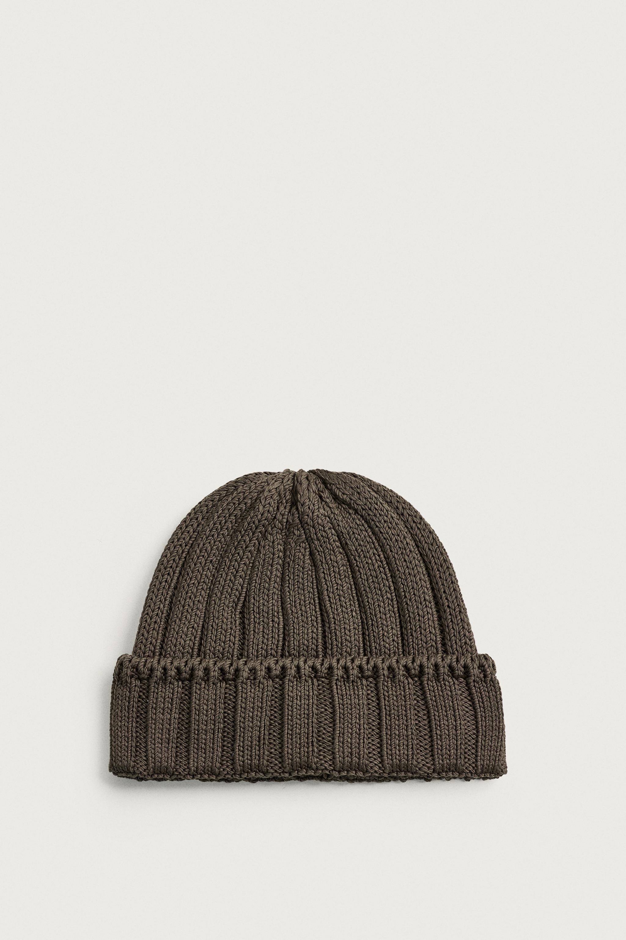 BONNET EN MAILLE CANNELÉE
